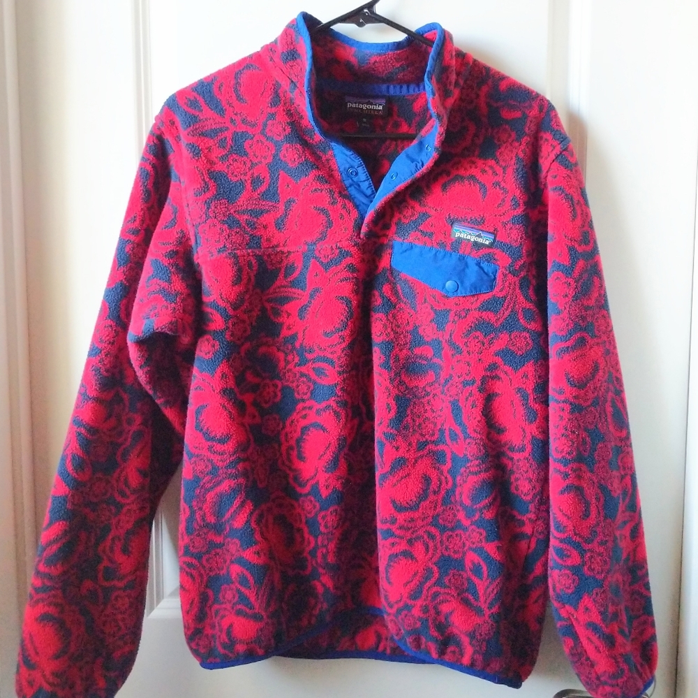 Patagonia RARE Red Floral Synchilla Fleece Med